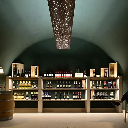 Relais Rossar Boutique Garda & Hills فندق كوسترمانو