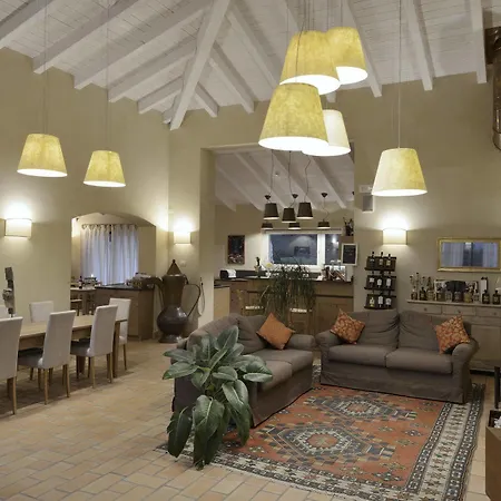 Relais Rossar Boutique Garda & Hills 3* Costermano