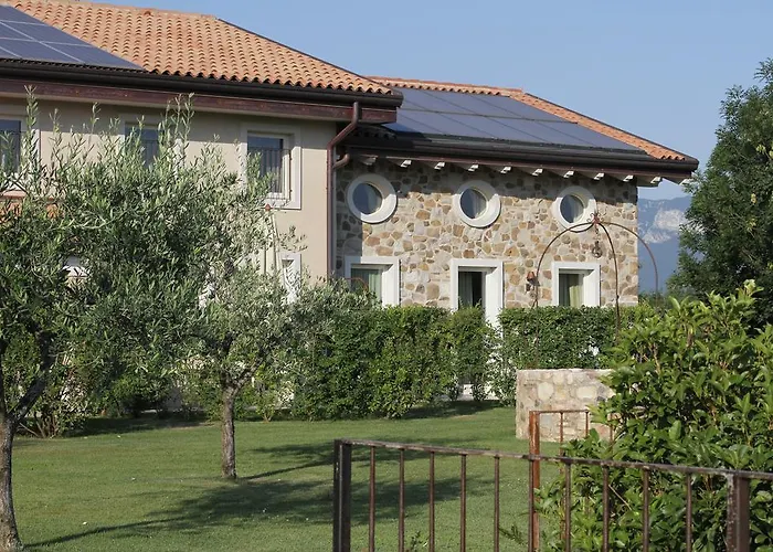Relais Rossar Boutique Garda & Hills コステロマーノ