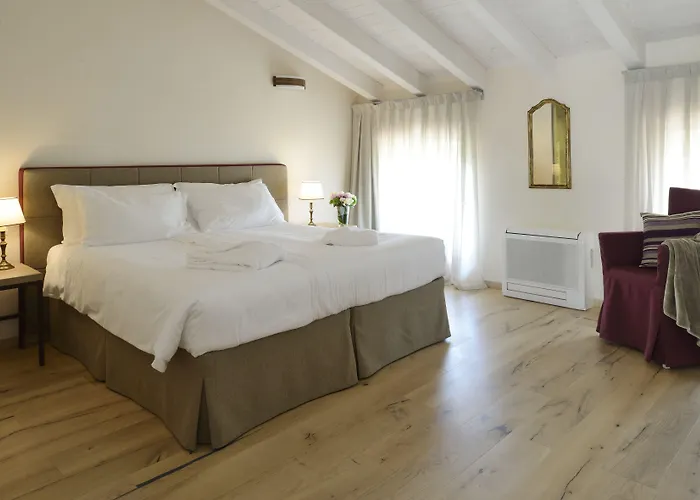 Relais Rossar Boutique Garda & Hills 4* 科斯特曼诺